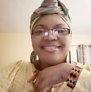 Meet your Posher, Akosua